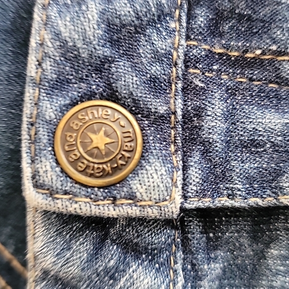 Mary-Kate and Ashley Girl's Size 4 Denim Jean Embroidered Retro Flower S… - Picture 7 of 7